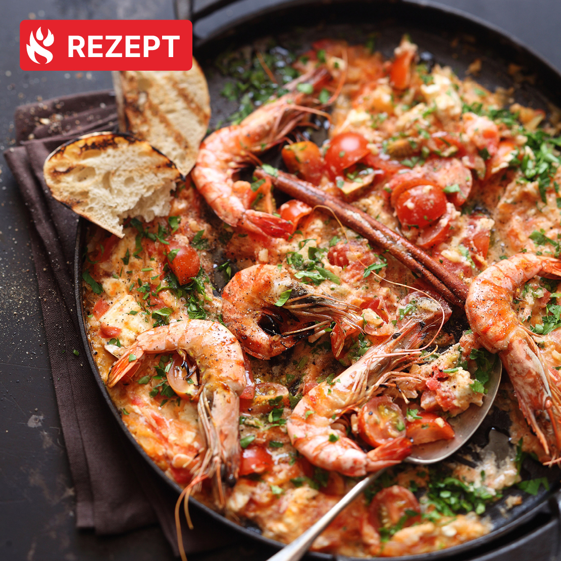 Garnelen in Tomatensauce mit Fetakäse