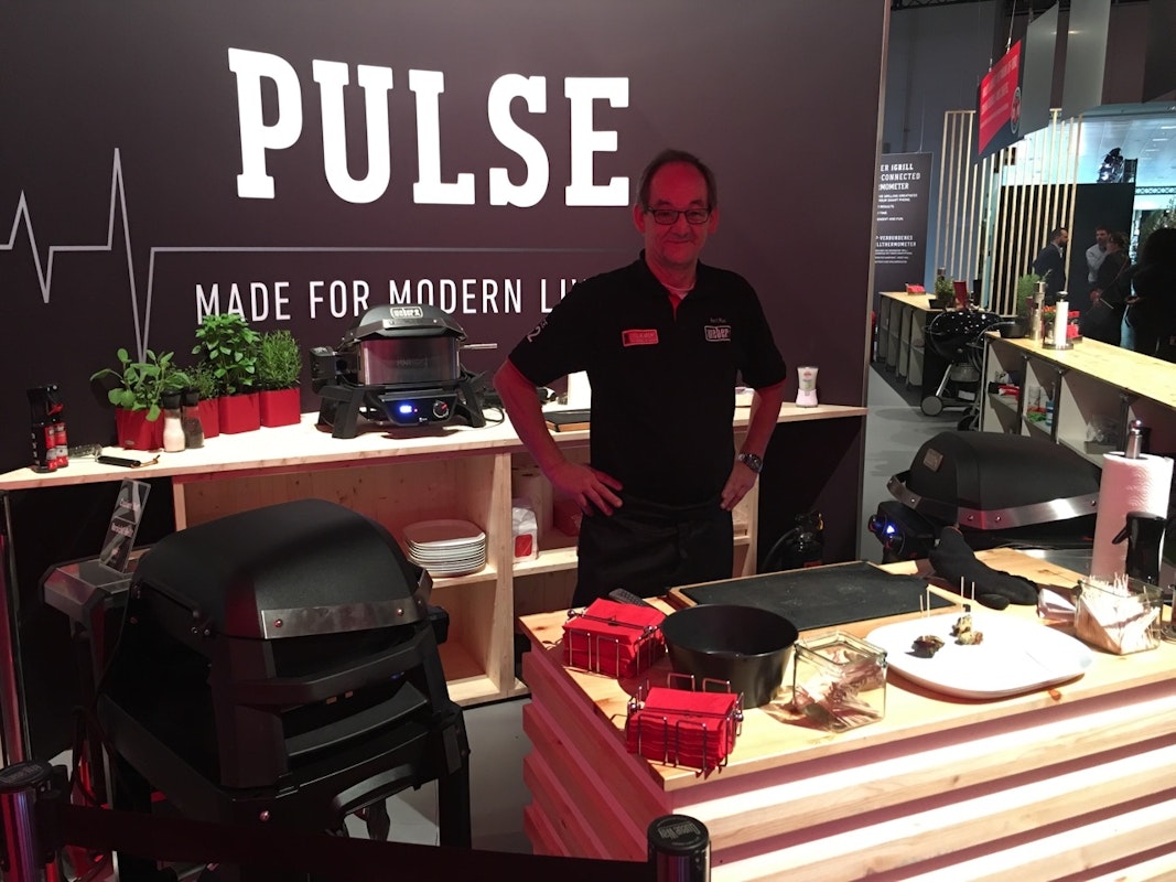 Weber Mitarbeiter am Messestand Weber Mitarbeiter am Messestand