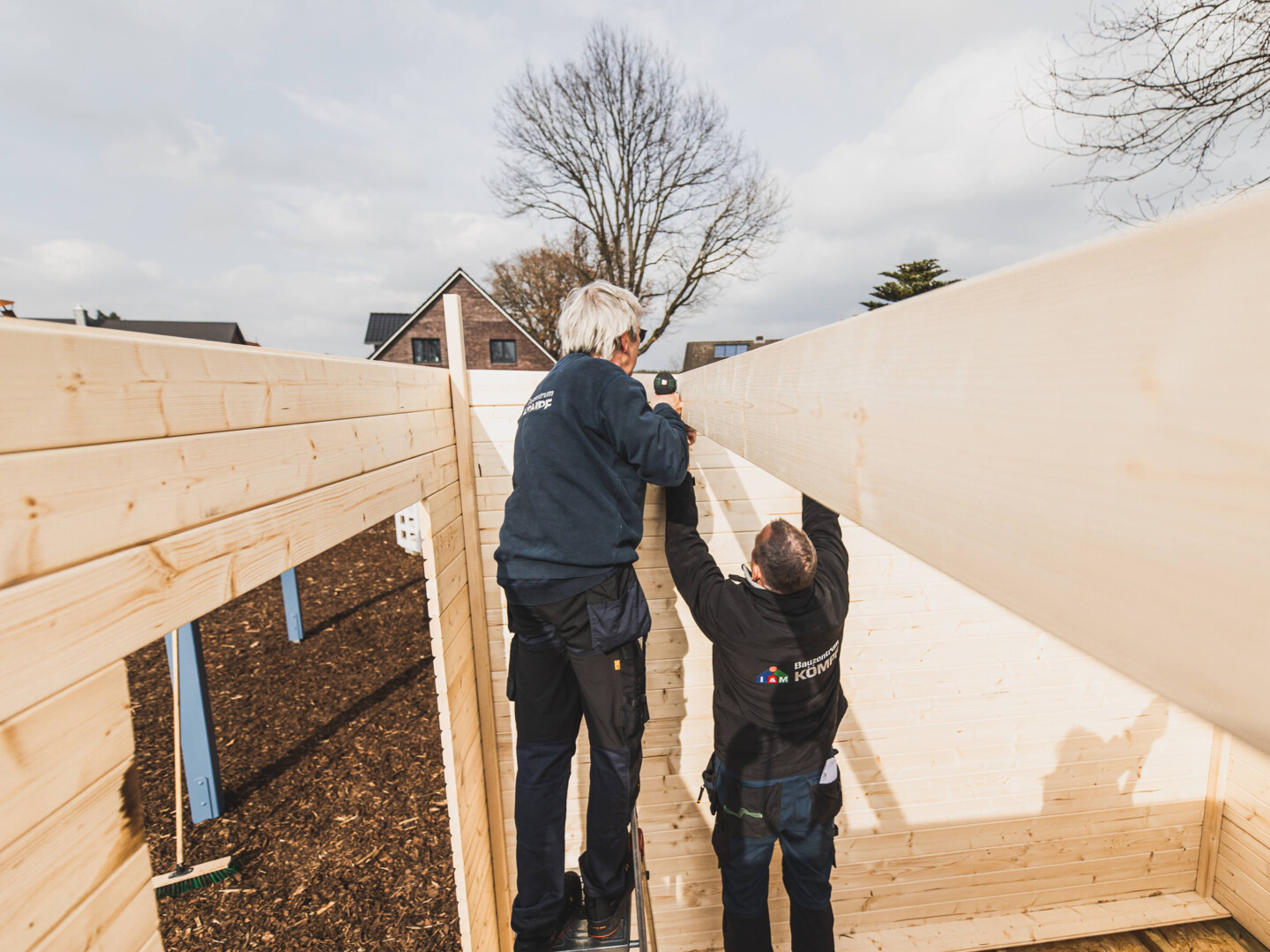 Unser KÖMPF24 Montageservice nimmt ihnen gerne die beschwerliche Arbeit ab