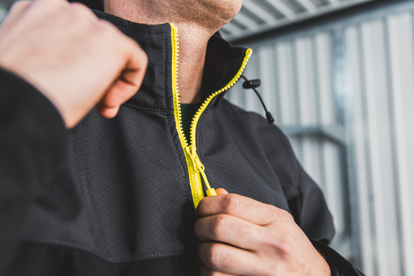 Die Helly Hansen Softshelljacke wird zu gemacht 