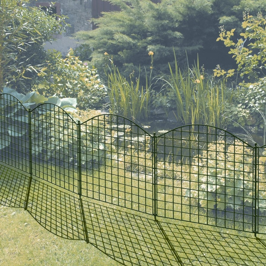 Den passenden Zaun für den Gartenteich finden