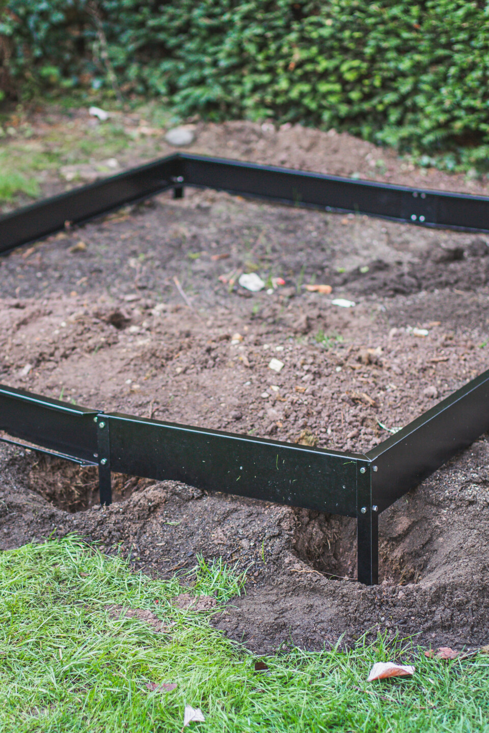 Der Fundamentrahmen wird an der entsprechenden Stelle eingesetzt.