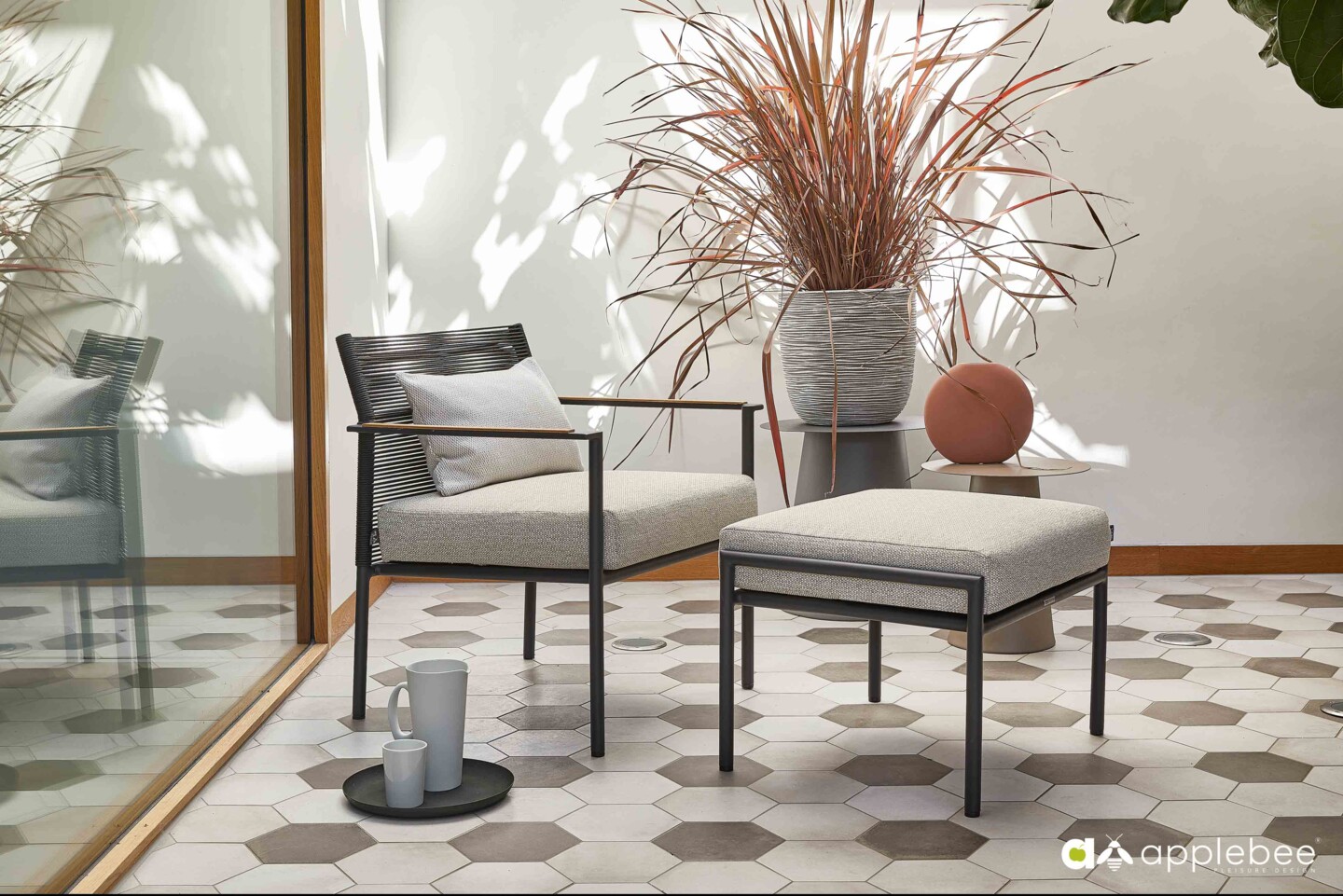 Apple Bee Loungesessel JAKARTA Aluminium schwarz / Rope schwarz / Kissen BEE WETT (100 % Polypropylen) Natural Oak