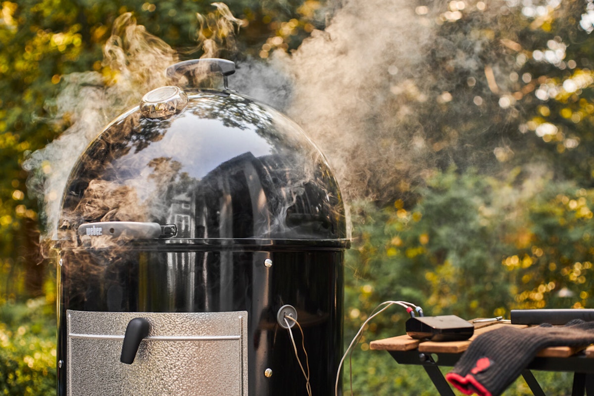 Smokey Mountain Cooker Smoken mit dem Weber Smokey Mountain