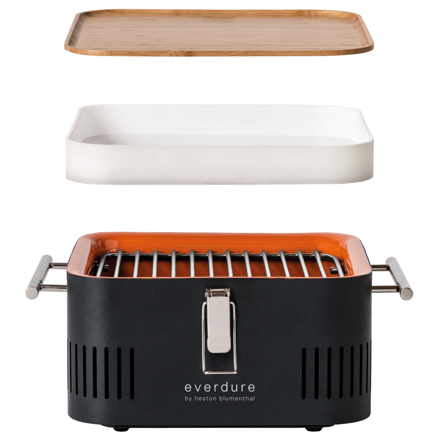 Aufgesplittetes Bild des Everdure Cube Grills in schwarz mit Aufbewahrungsbox und Schneidebrett aus Bambus.