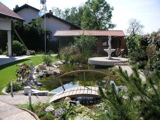 Garten mit Teich