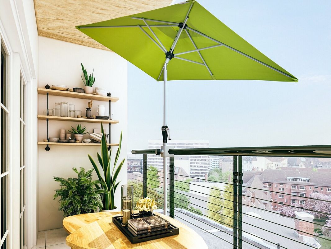 Sonnenstunden auf dem Balkon genießen