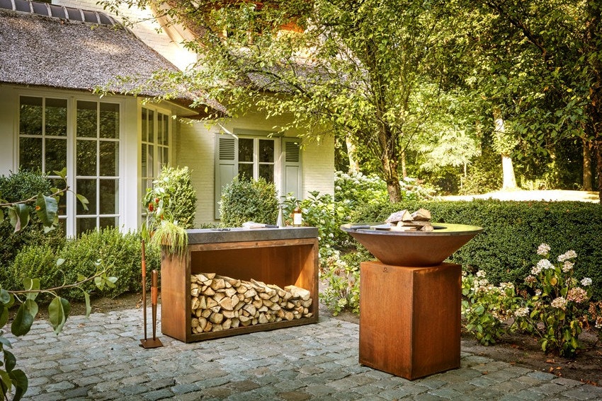 Ofyr Classic Storage Corten mit Butcher Block Ofyr Grillecke aus Cortenstahl