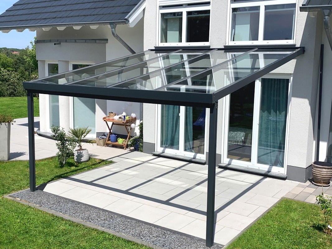 Gutta Terrassendachsystem Premium weiß/anthrazit Gutta Terrassendachsystem Premium weiß/anthrazit