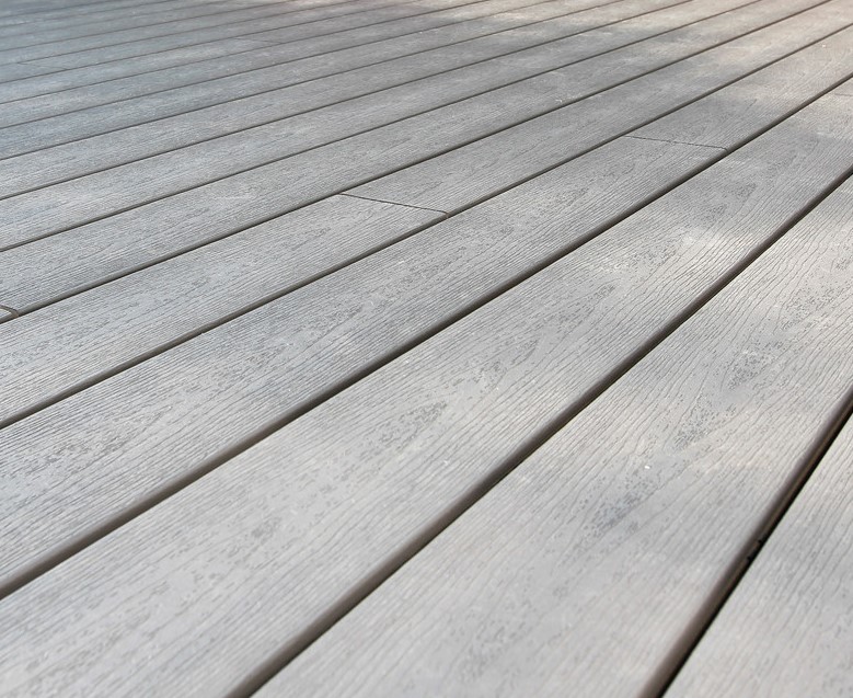 graue WPC-Terrassendielen