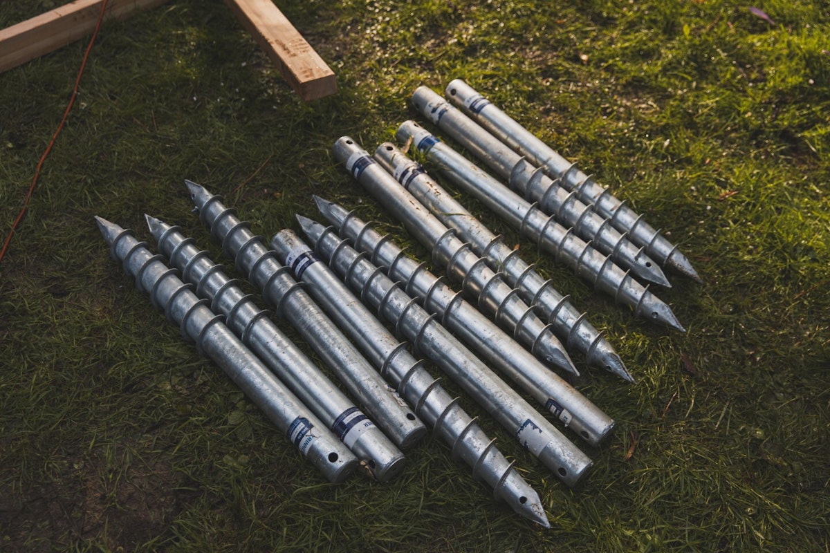 Erdschrauben Große Erdschrauben für ein Schraubfundament