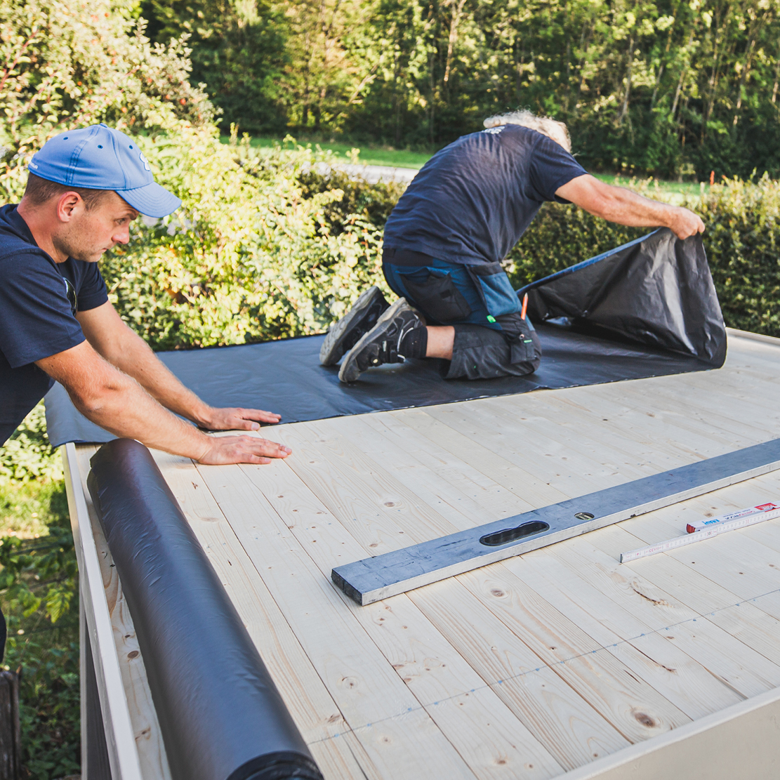 Dacheindeckung mit EPDM Dachfolie 