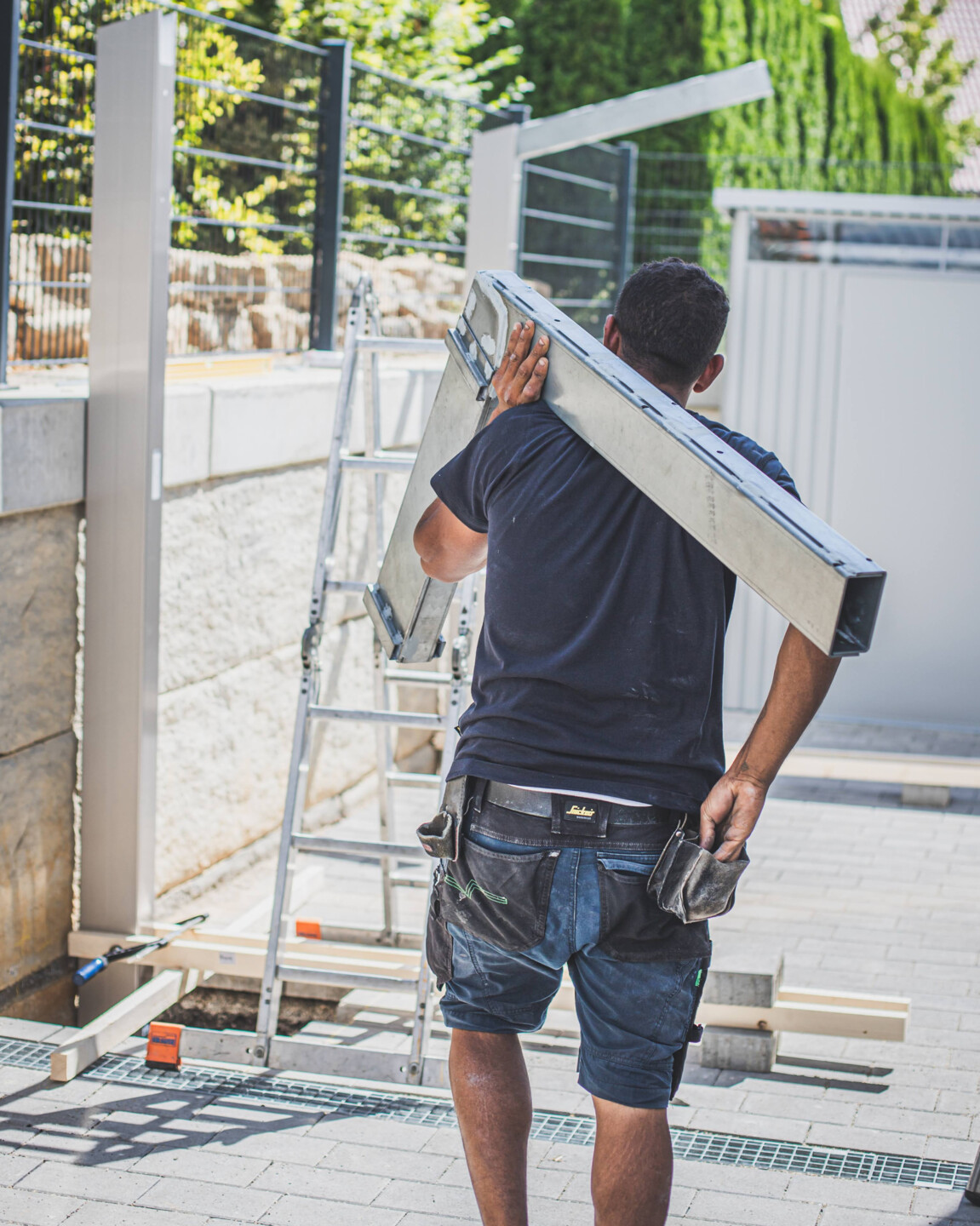 Der Auslegergalgen verstärkt die Tragfähigkeit des Daches