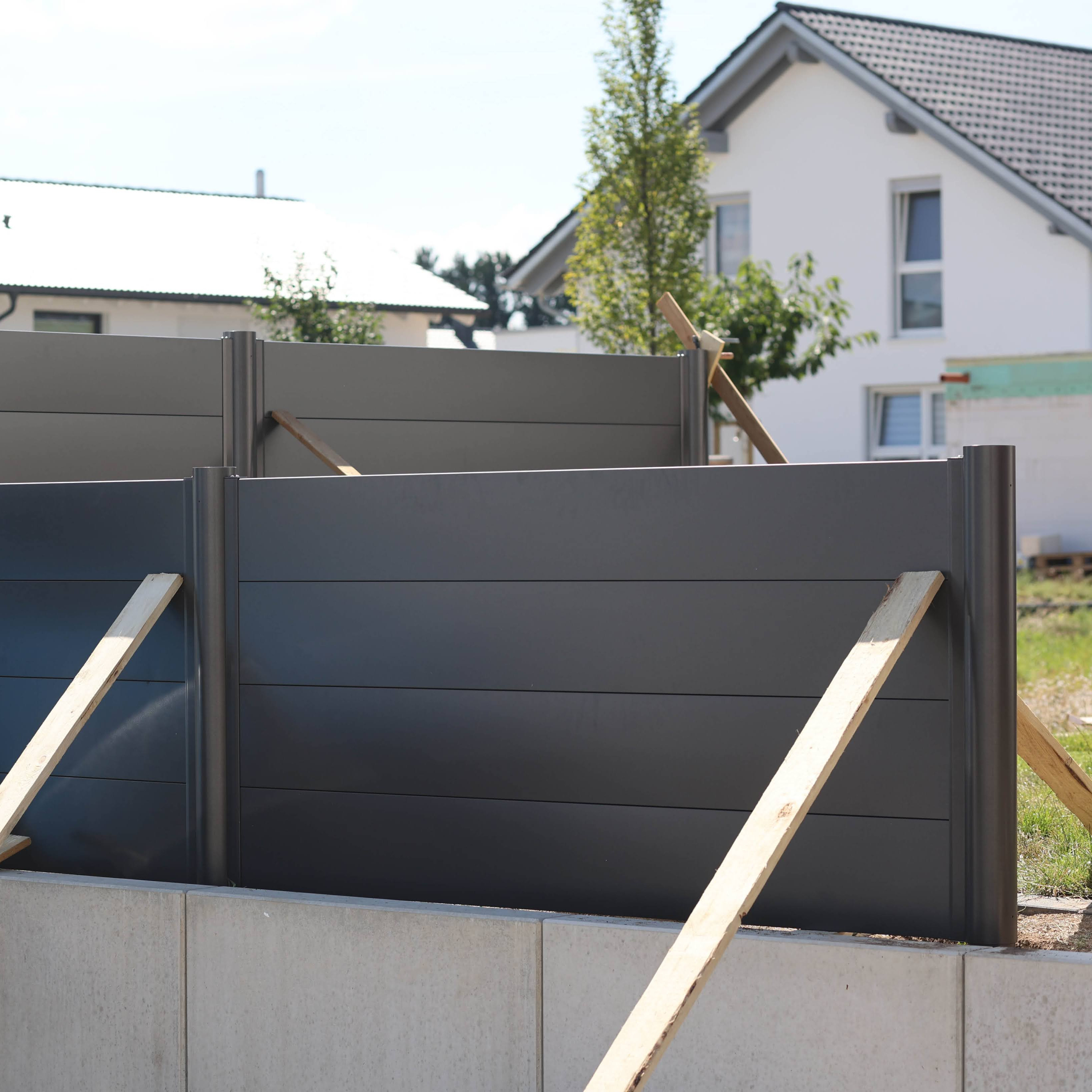 Montageanleitung: Sichtschutzzaun von Biohort