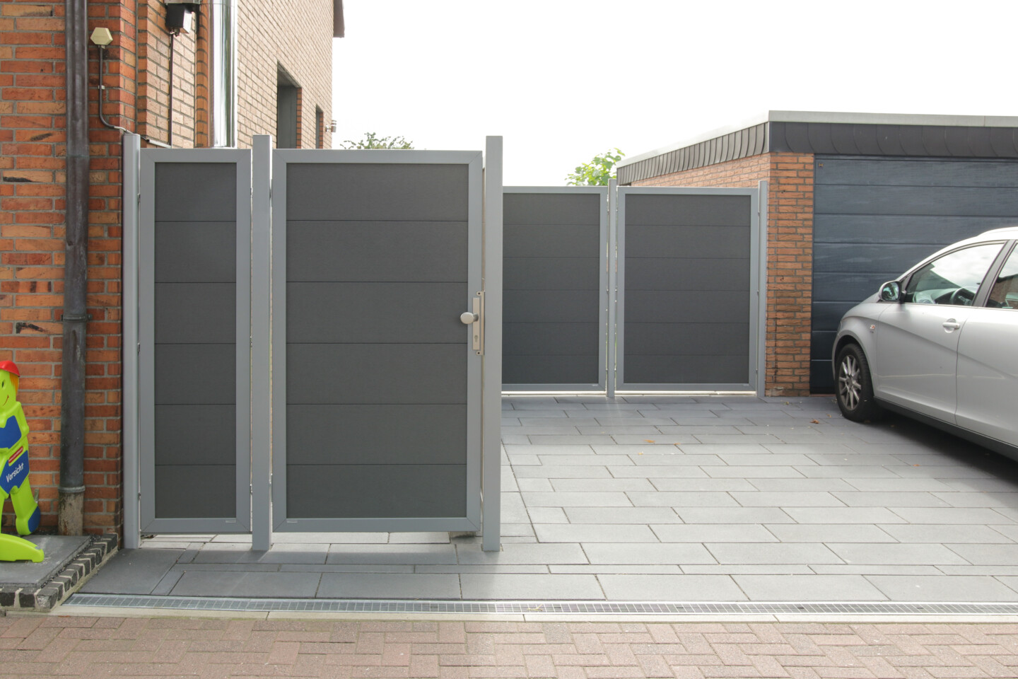 Design WPC Alu lässt sich aus 4 verschiedenen Elementen individuell kombinieren.