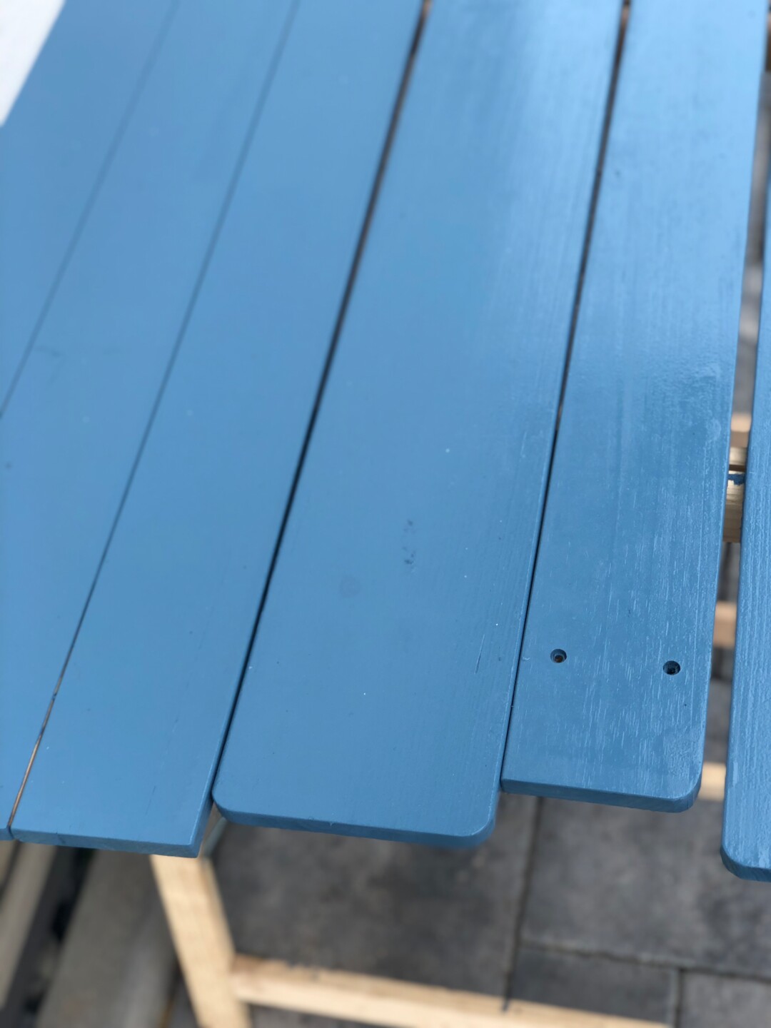 Der Zweitanstrich ist fertig und hat ein sehr schönes Farbbild.