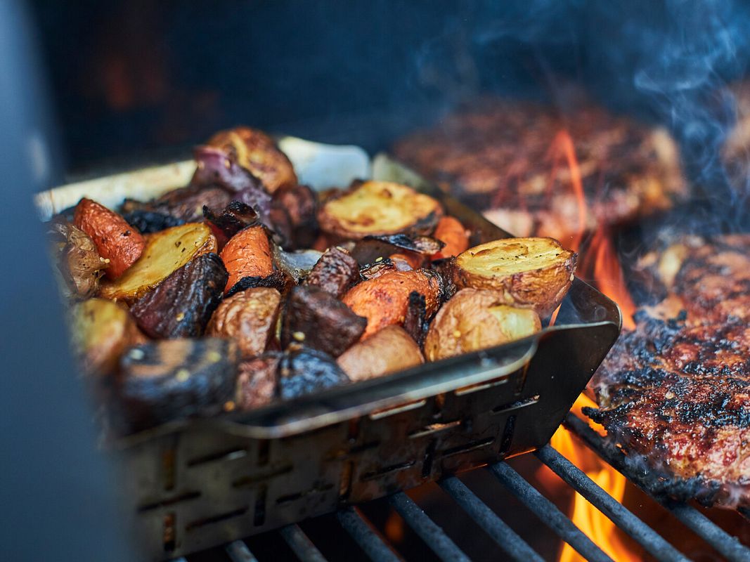Grillen mit dem Weber Smoke Fire