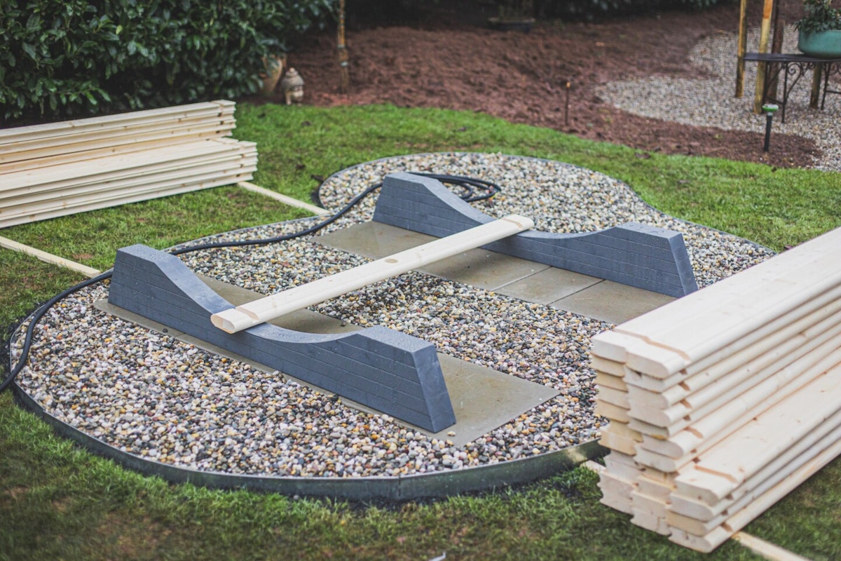 Fundament und Standfüße Die Standfüße der Fassauna werden auf einem vorbereitetem Fundament aufgestellt