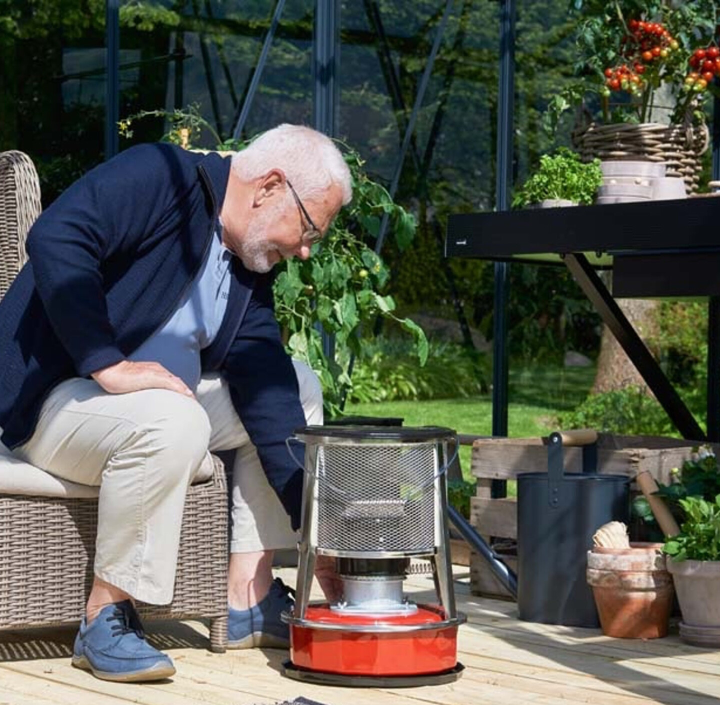  Startseite Freizeit Gewächshaus Zubehör Juliana Gewächshausheizung Petroleum https://assets.koempf24.de/juliana_f04453_02/Juliana_Gewaechshausheizung_Petroleum.jpg?format=auto&w=600  2 / 2 https://assets.koempf24.de/juliana_f04453_01/Juliana_Gewaechshausheizung_Petroleum.jpg?format=auto&w=200 https://assets.koempf24.de/juliana_f04453_02/Juliana_Gewaechshausheizung_Petroleum.jpg?format=auto&w=200 Juliana Gewächshausheizung Petroleum  Juliana Gewächshausheizung Petroleum. Tankinhalt: 4,4 Liter, Brenndauer: 18 Stunden, für Fläche: ca.15 m², Gewicht: 3,6 kg  Menge 1 77,01 € inkl. 16% MwSt. 29,90 € Versandkosten in DE Versandkosten Ausland Lieferbar, Lieferzeit: 25-30 Werktage Detailbeschreibung Juliana Gewächshausheizung Petroleum. Tankinhalt: 4,4 Liter, Brenndauer: 18 Stunden, für Fläche: ca.15 m², Gewicht: 3,6 kg  Zubehör  Juliana Ersatzdocht für Petroleumheizung 2 Stück Original Juliana Ersatzdocht für Petroleumheizung im 2er Set.  Inhalt: 2 Stück  6,38 € inkl. 16% MwSt. 1 Unsere Empfehlungen / Kunden kauften auch  Juliana Standardschrauben, 20 Stück 7,75 € inkl. 16% MwSt.  Juliana Gewächshaus Altan - 0,91 m² / 1,33 m² Farbe: Aluminium 212,07 € inkl. 16% MwSt.  Juliana Solar Lampe LED für Gewächshäuser 12,92 € inkl. 16% MwSt.  Juliana Mauer Fundament für Grand Oase 18,8 m² 3.101,34 € inkl. 16% MwSt.  Tepro Gewächshausheizer mit Thermostat 2kW 103,37 € inkl. 16% MwSt.  Weka seitliches Ablageset aus Holz für Bozen und Merano 86,76 € inkl. 16% MwSt.  Juliana Halter für Noppenfolie Packung á 10 Stück 9,70 € inkl. 16% MwSt.  Weka Leimholzrundbogen für Einzelcarport 614/615 Leimholz Flach- und Satteldach 369,45 € inkl. 16% MwSt.  Feuchtigkeitssperre / Gummigranulat Unterleg-Pads für Gartenhäuser 96 Stück 38,02 € inkl. 16% MwSt.  Sturmwinkel/Sturmanker zur Befestigung des Gartenhauses am Fundament (4 Stück) 62,39 € inkl. 16% MwSt.  Regale-Set für Biohort Gerätehaus und Geräteschrank 37,97 € inkl. 16% MwSt. Fragen zum Produkt Sie können der erste Kunde sein, der zu diesem Produkt eine Frage stellt. Wir freuen uns auf Ihre Frage. Lieferung trotz Corona Expresszustellung (auf Wunsch) Kostenloser Rückversand Kauf auf Rechnung (10 Zahlarten) Montageservice Kostenlose Fachberatung Deutschlands bester Händler 30.000 m² Lagerfläche Trusted Shops  Sehr gut 4,71/5,00 7.342 Bewertungen „Wie immer alles Super.“ Montag, 5. Oktober 2020 Auszeichnungen Offizieller Partner des Deutschen Handballbundes Versand Versand über die Deutsche Post / DHL Versand per DPD Versand von Speditionsware erfolgt durch Emons Express-Versand von Speditionsware erfolgt durch Dachser Expressversand: Garantierte Zustellung am Folgetag Akzeptierte Zahlungsarten Rechnungskauf Lastschrift Vorkasse Nachnahme Mastercard Visa Ratenkauf by easyCredit Sofortüberweisung GiroPay Paypal Paydirekt Newsletter Einfach hier die E-Mail-Adresse eintragen und viele Vorteile sichern:  Service Telefon 07051 / 9 22 22 Mo-Fr. 8-18 Uhr, Sa 10-18 Uhr Express-Beratung 09001 / 40 40 40 Ohne Wartezeit. Mo-Fr. 9-17 Uhr. 0,49 €/Min. aus dem Festnetz, ggf. abweichende Mobilfunkpreise. Bei einer Neubestellung ab 300 € erstatten wir Ihnen diese Gebühren. Kontakt-Formular Wir freuen uns auf Ihre Nachricht! Social Media Facebook Instagram YouTube Live-Chat Unsere Mitarbeiter beantworten Ihre Fragen sofort! Häufige Fragen Finden Sie hier eine schnelle Antwort auf Ihre Frage. Allgemeine Informationen Montageservice und Sorglospaket Fundamenterstellung Fachberatung Ihre Vorteile beim Kauf Experten-Aufbautipps Montageanleitungen Kataloge zum Download Tipps und Tricks Kundenservice Rückgabe & Umtausch Kontakt FAQs & Hilfe Rechnung drucken Zahlung Versandinformationen Serviceleistungen Kundeninformationen Über uns Wir stellen uns vor 5-Sterne-Kundenbewertung Kundenstimmen Wir auf Facebook Deutschlands bester Händler Tipps & Tricks YouTube Mein-Gartenshop24 und Jens Lehmann Karriere Rechtliche Hinweise AGB Datenschutz Widerrufsrecht Impressum Dies ist ein Onlineshop von » koempf24.de KÖMPF24  Agent-Login Chat Juliana Gewächshausheizung Petroleum