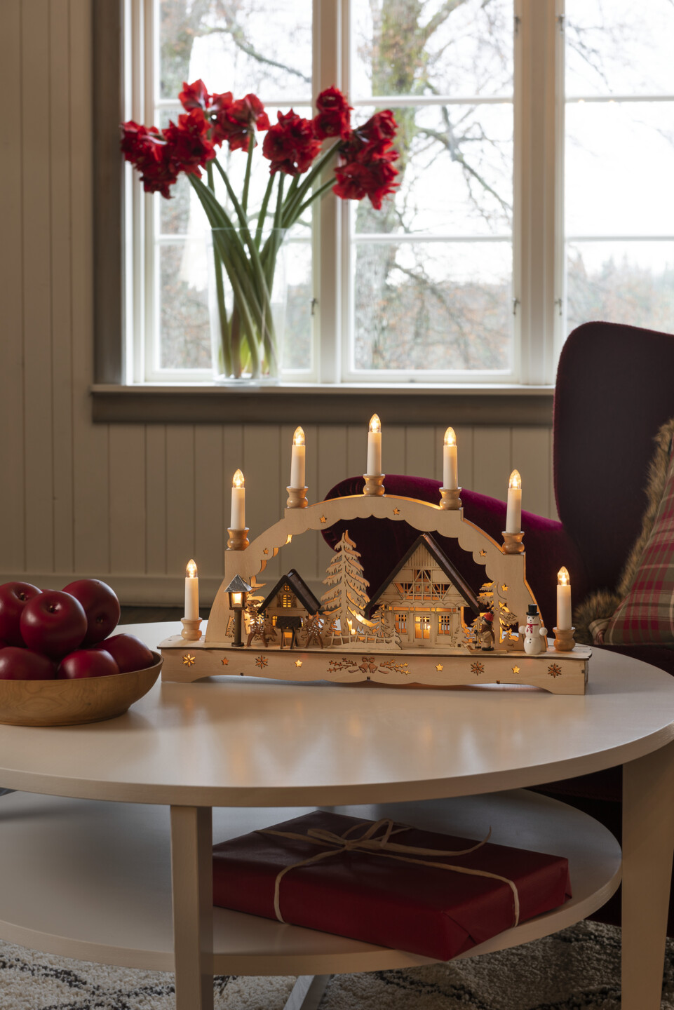 Konstsmide Holzleuchter mit Metalldekoringen weiß