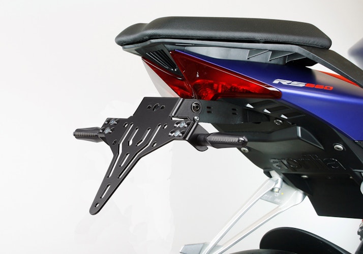 PROTECH V-SHAPE Kennzeichenhalter Alu & Stahl Schwarz für APRILIA RS 660 / Factory, Tuono 660 / Factory