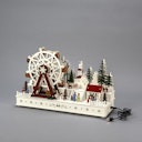 Vorschaubild Konstsmide Weihnachtsbeleuchtung LED Holzsilhouette Weihnachtsmarkt mit Riesenrad, batteriebetrieben