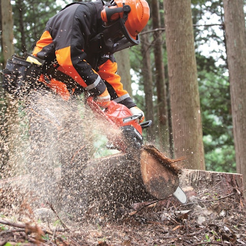 Makita Akku-Kettensäge 40V UC030GZ03