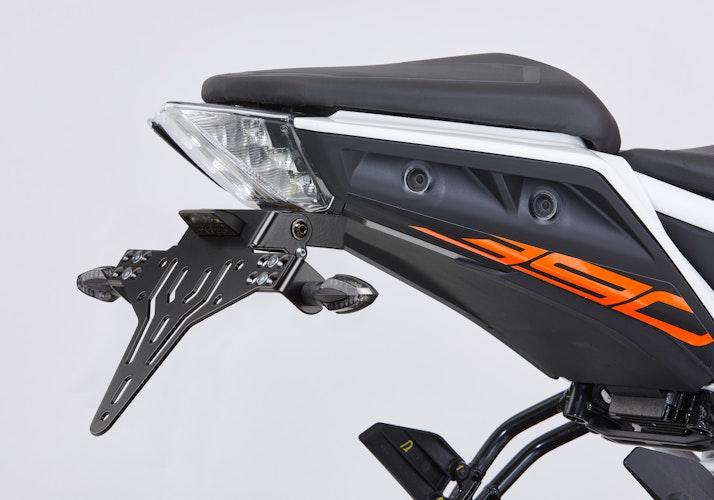 PROTECH V-SHAPE Kennzeichenhalter SET mit Reflektor und Beleuchtung Alu & Stahl Schwarz für KTM 390 Duke, 125 Duke, 250 Duke
