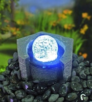 Gardenforma Wasserspielset Lundey mit drehender Glaskugel