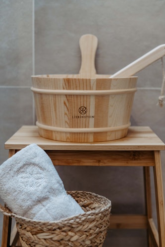 Liebenstein Sauna Eimer mit Kelle aus Kiefernholz (4L)
