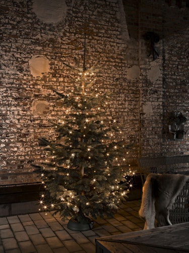 Konstsmide Weihnachtsbeleuchtung  LED Baummantel mit Ring 8 Stränge je 70 Dioden