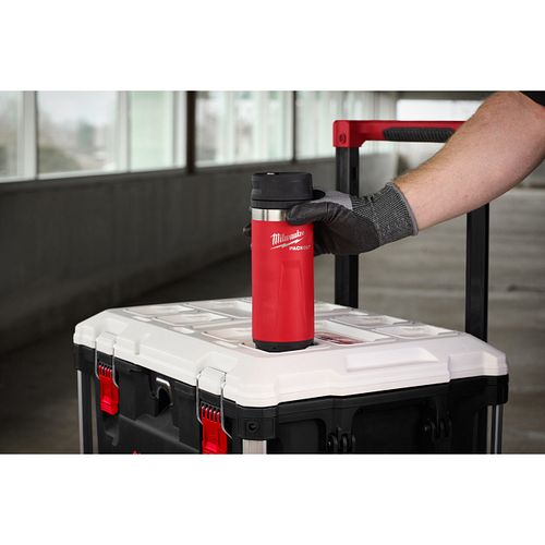Milwaukee ﻿PACKOUT Isolierbecher 530 ml mit Trinkdeckel, rot 4932493473