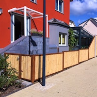 BambusBASIS Modul5 Tür mit Cortenstahlrahmen