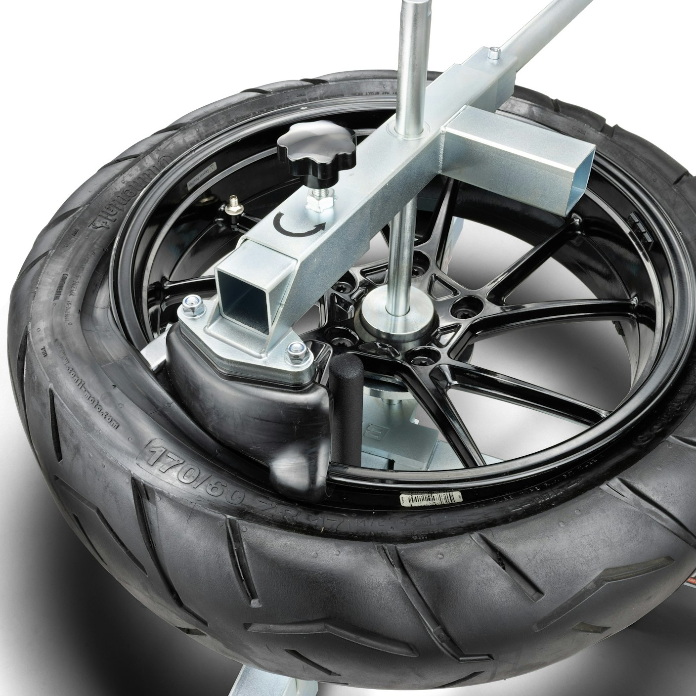 Richtungspfeil am Montagekopf-Halter