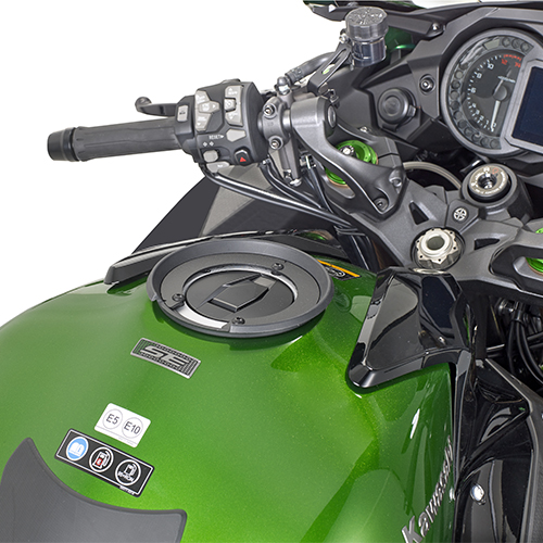Givi Spezifische Metallflansch zur Befestigung der Tanklock-Taschen Ninja H2 SX (18)