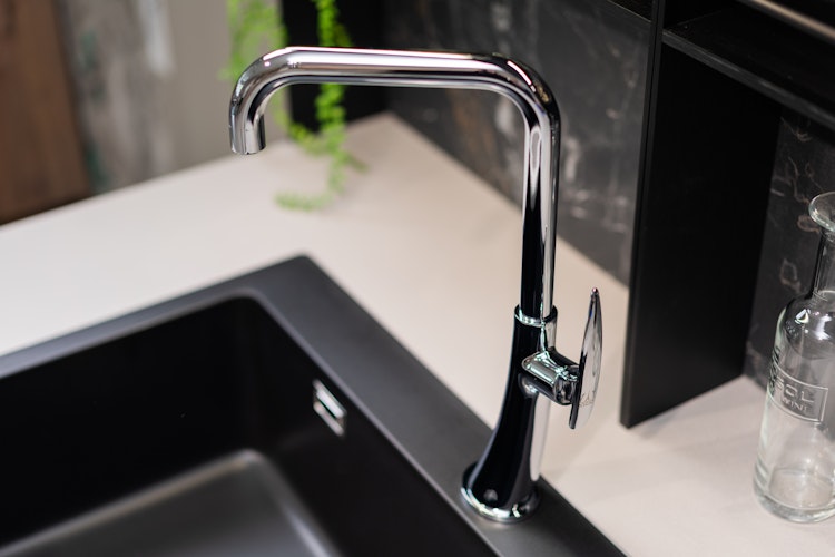 Wasserhahn Küchenarmatur, LEAF, mit 360° schwenkbarem N-Auslauf, Verchromt