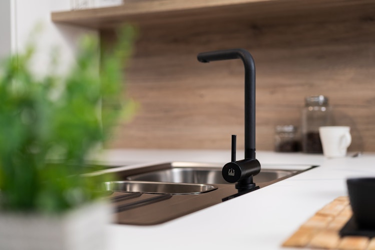 Wasserhahn Vorfenster Küchenarmatur, Umklappbar 4,5 CM, mit 360° schwenkbarem L-Auslauf, Schwarz Matt