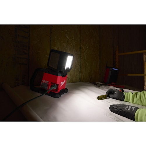 Milwaukee M18MDTL-0 M18™ Akku-Leuchte  4933498149