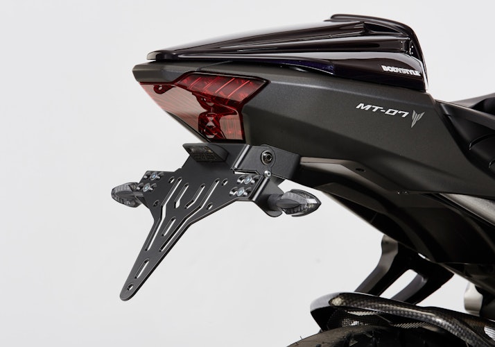 PROTECH V-SHAPE Kennzeichenhalter SET mit Reflektor und Beleuchtung Alu & Stahl Schwarz für YAMAHA MT-07