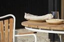 Cinas Balkon-Set ELLEN, Kaffeetisch Ø 80 cm + 2 Sessel, Aluminium Weiß / Teak