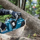 Vorschaubild Makita Akku-Kettensäge DUC353PG4 inkl. 4x Akku 6Ah + Ladegerät