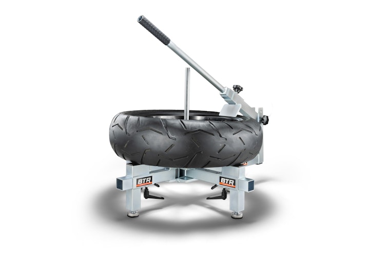 BTR Reifenmontiergerät EVO2® mit Wuchtbock und Starterpaket
