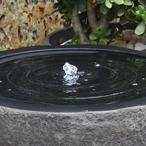 Gardenforma Wasserspiel Curitiba grau, Polyresin inkl. Pumpe und LED-Beleuchtung