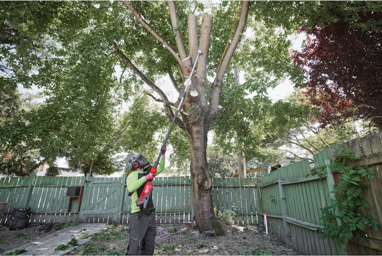 Milwaukee M18FTPS30-121 M18 FUEL™ Akku-Teleskop-Astsäge 4933499227