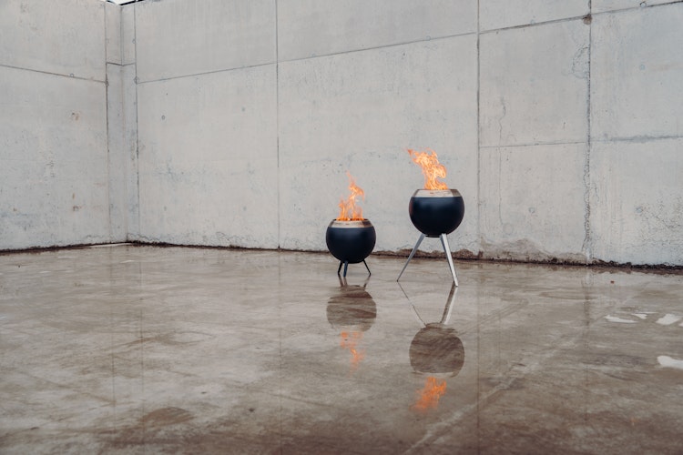 höfats MOON 45 Feuerschale mit niedrigem Fuß