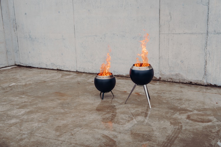 höfats MOON 45 Feuerschale mit niedrigem Fuß