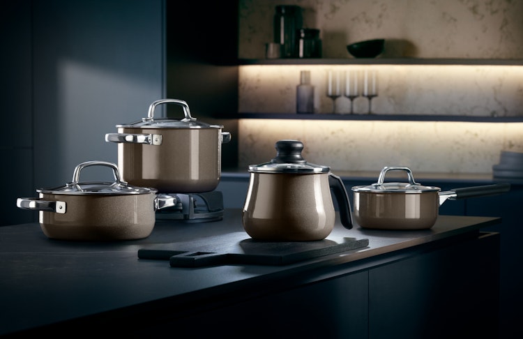 WMF Fusiontec Mineral Bratentopf mit Glasdeckel, 20 cm, Dark Brass