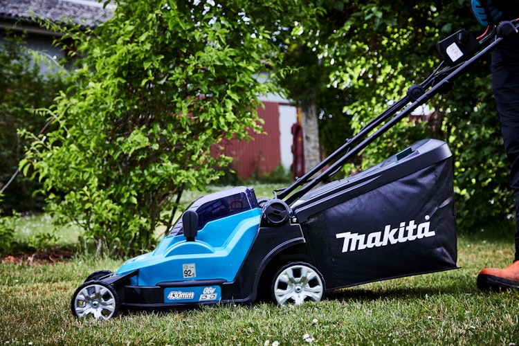 Makita Akku-Rasenmäher DLM432PT2