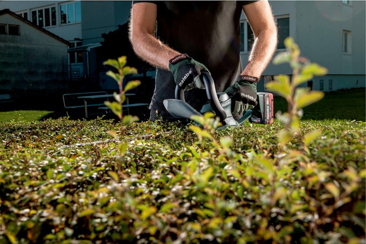 Metabo Akku-Heckenschere AHS 18-55 V