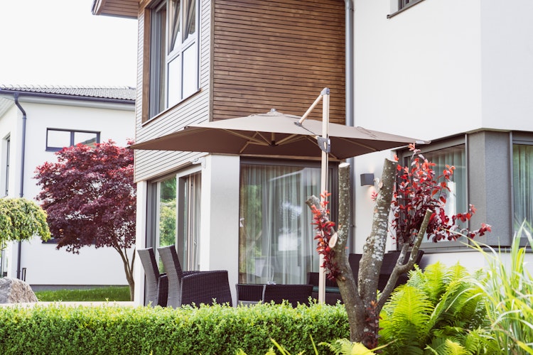 doppler Pendelschirm ALU WOOD 220 x 300, Aluminium Esche-Optik / 100 % Polyester 180 g/m²